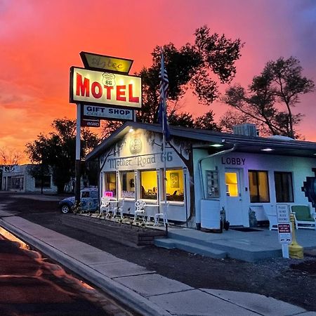 The Aztec Motel & Creative Space Seligman Exterior photo