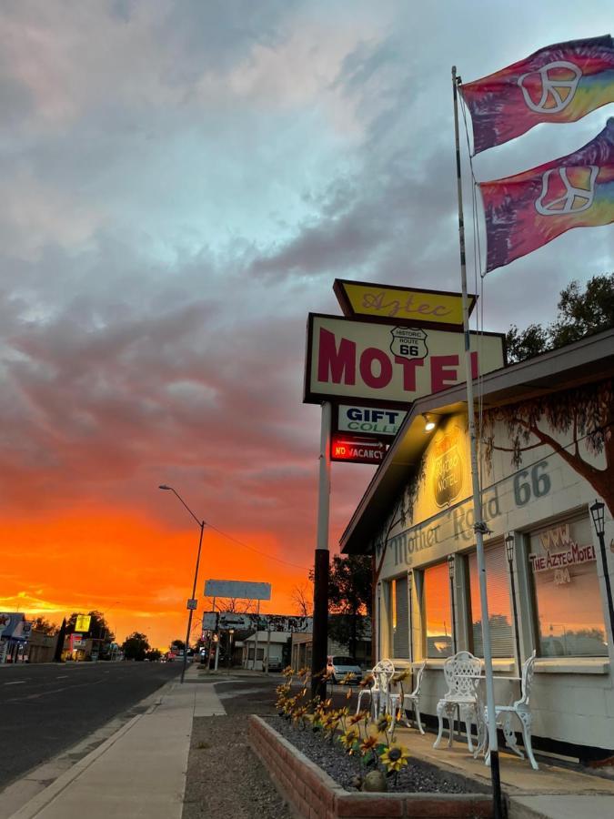 The Aztec Motel & Creative Space Seligman Exterior photo