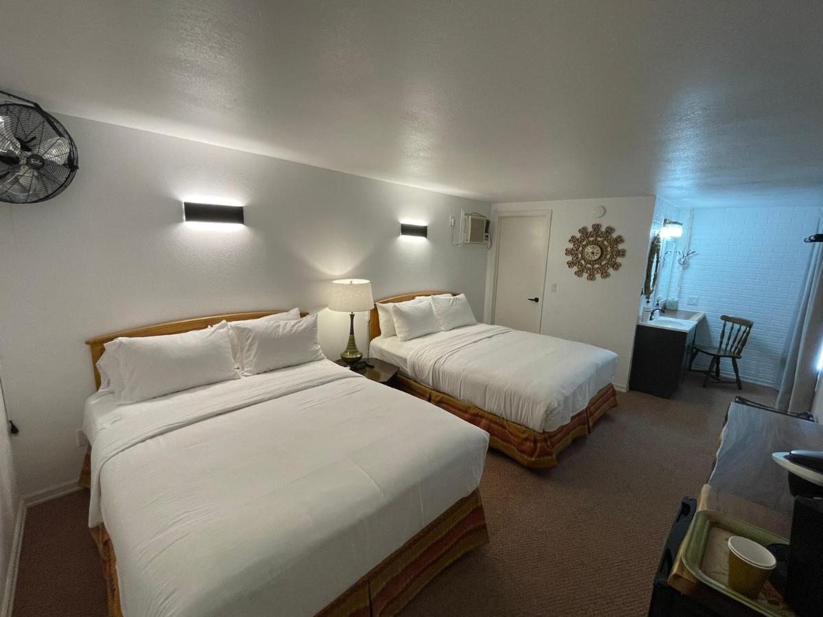 The Aztec Motel & Creative Space Seligman Exterior photo