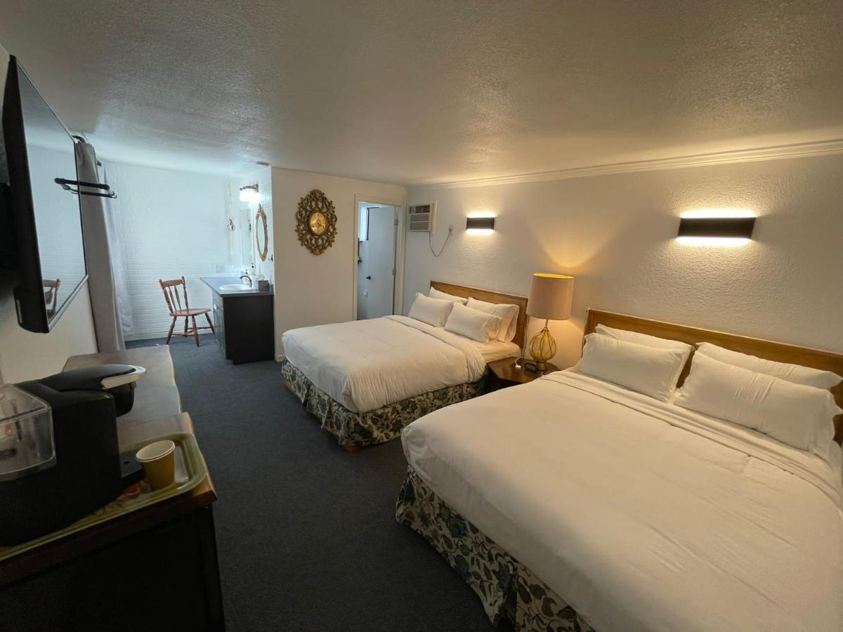 The Aztec Motel & Creative Space Seligman Exterior photo
